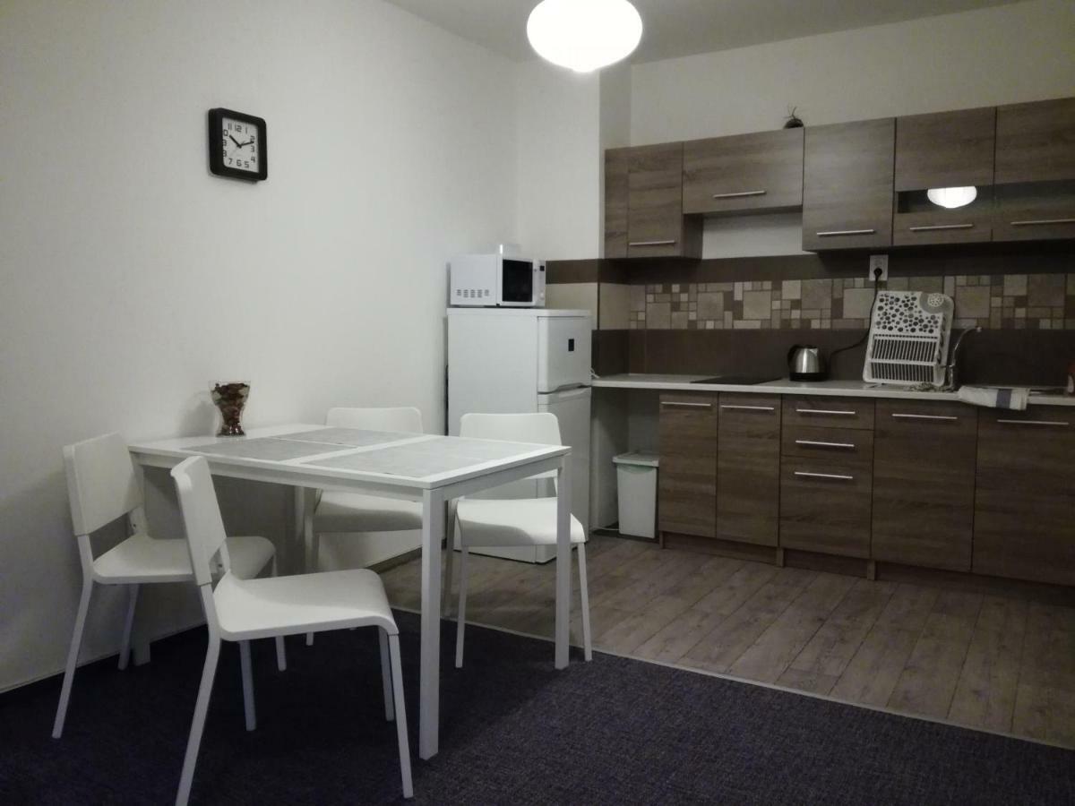 Apartmán Prefa Benesov nad Ploucnici Exterior foto